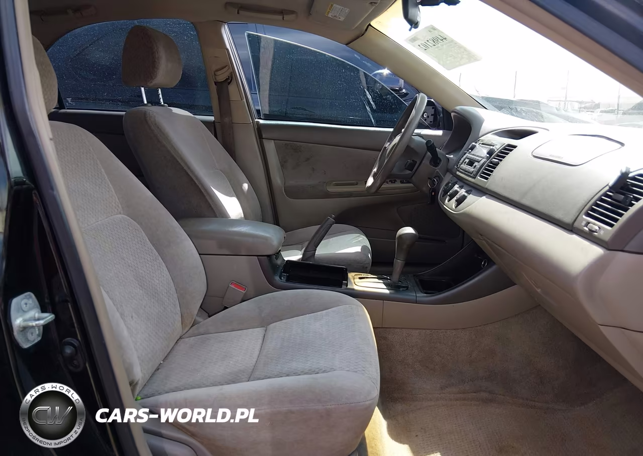 2002 Toyota Camry Le VIN:4T1BE32K22U561477 - 5