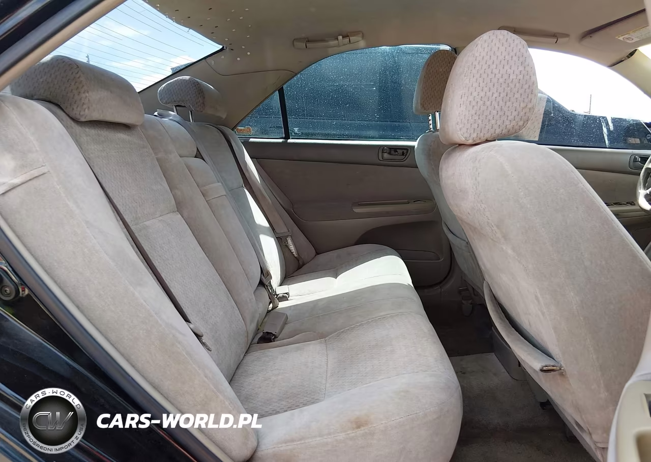 2002 Toyota Camry Le VIN:4T1BE32K22U561477 - 8