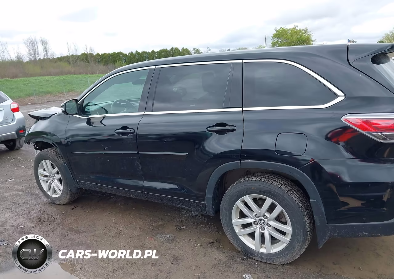 2016 Toyota Highlander Le V6 VIN:5TDBKRFH0GS257803 - 15