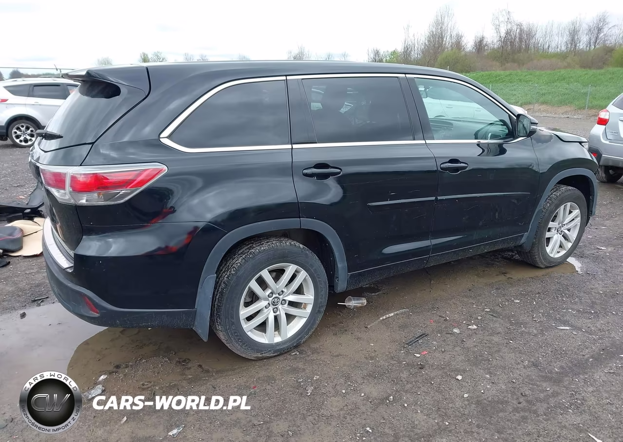 2016 Toyota Highlander Le V6 VIN:5TDBKRFH0GS257803 - 4