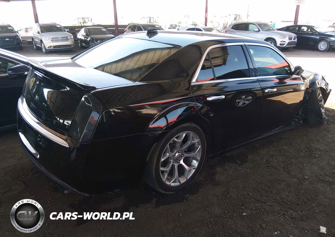 2017 Chrysler 300C Platinum VIN:2C3CCAPT2HH540293 - 4