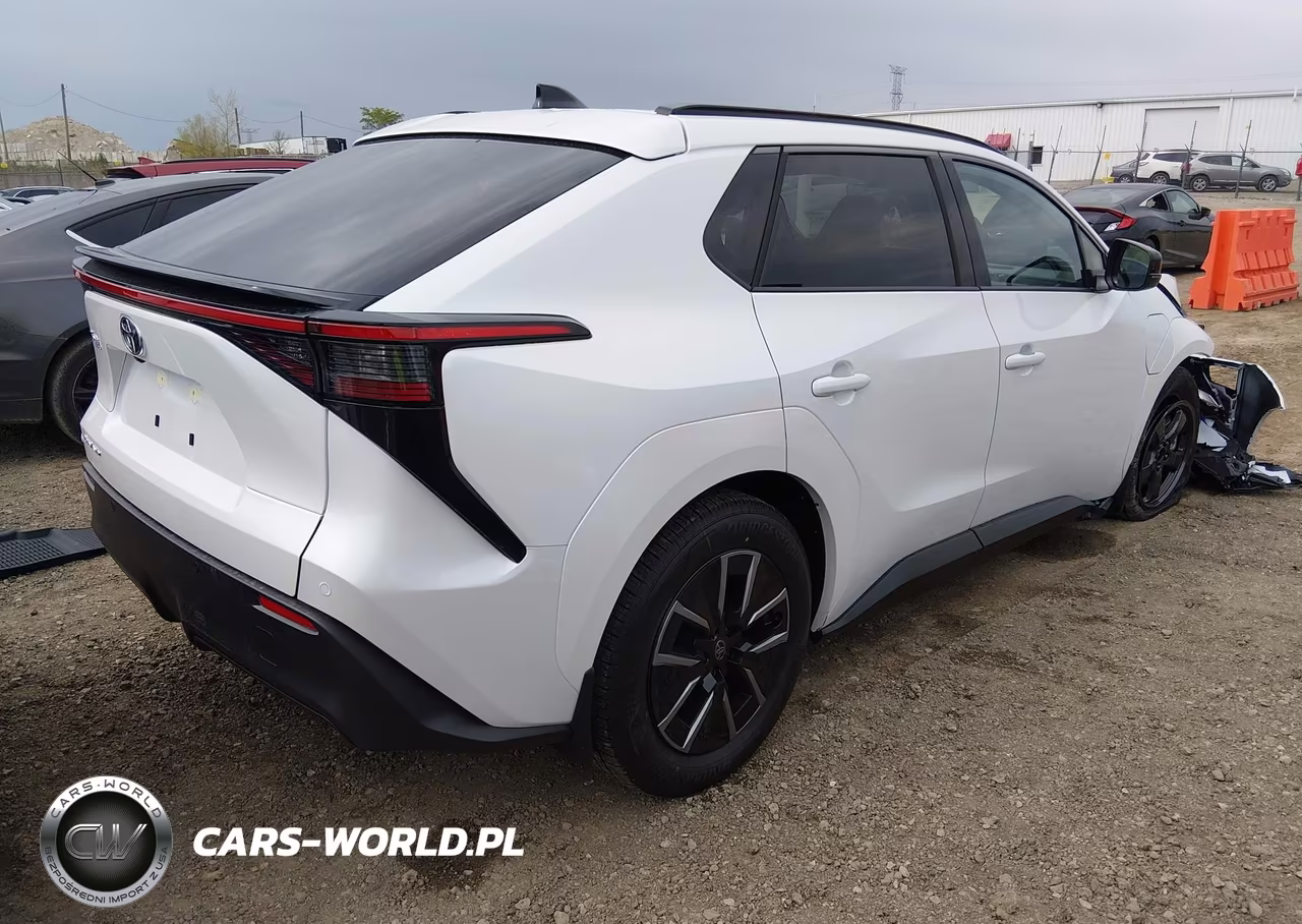 2026 Toyota Bz Xle VIN:JTMBDAFB8TA007384 - 4