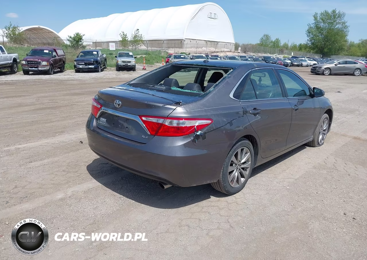 2017 Toyota Camry Xle VIN:4T1BF1FK6HU732915 - 4
