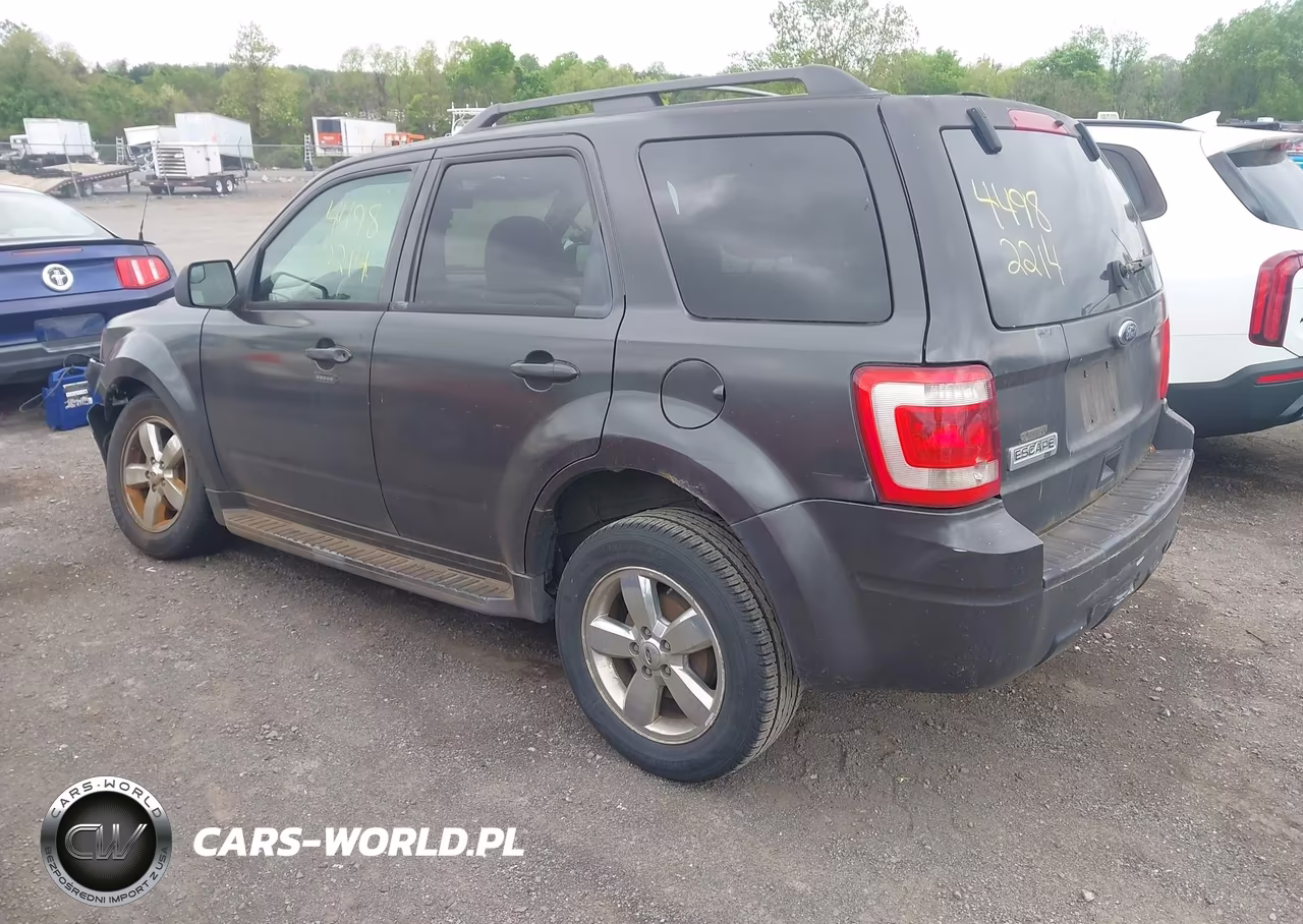 2011 Ford Escape Xlt VIN:1FMCU0D7XBKA04570 - 3