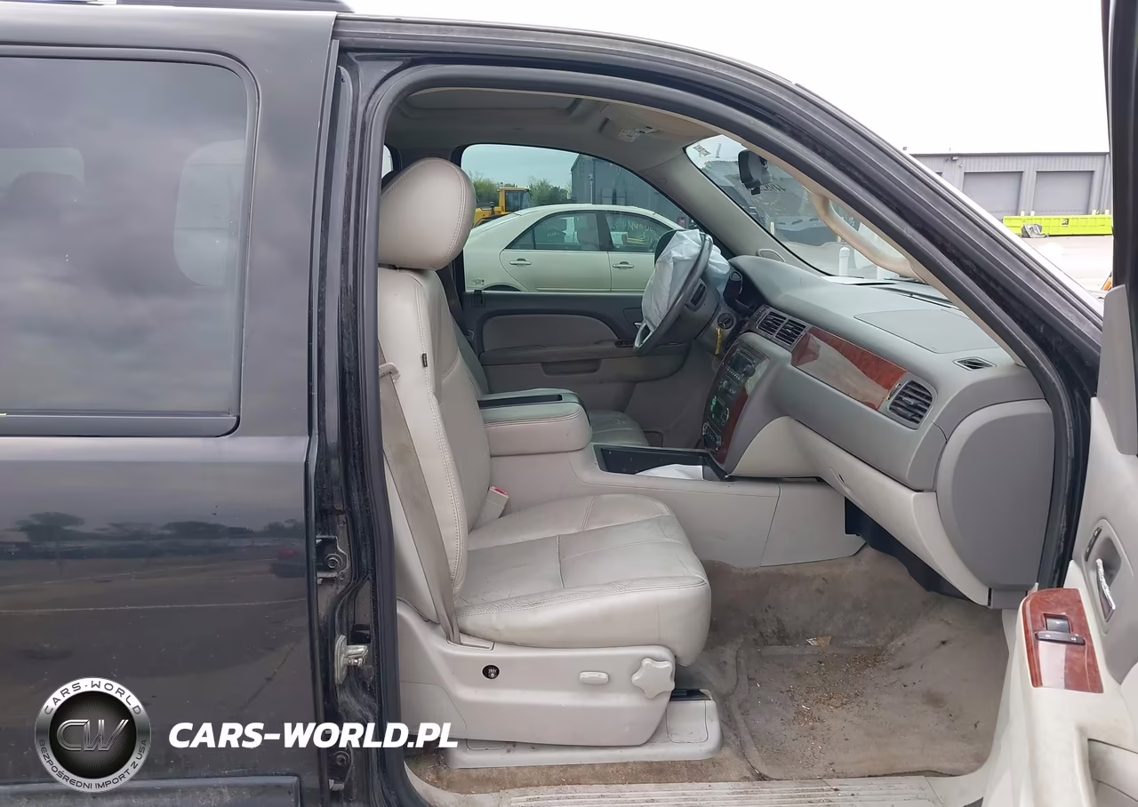 2012 Chevrolet Tahoe Lt VIN:1GNSKBE05CR108418 - 5