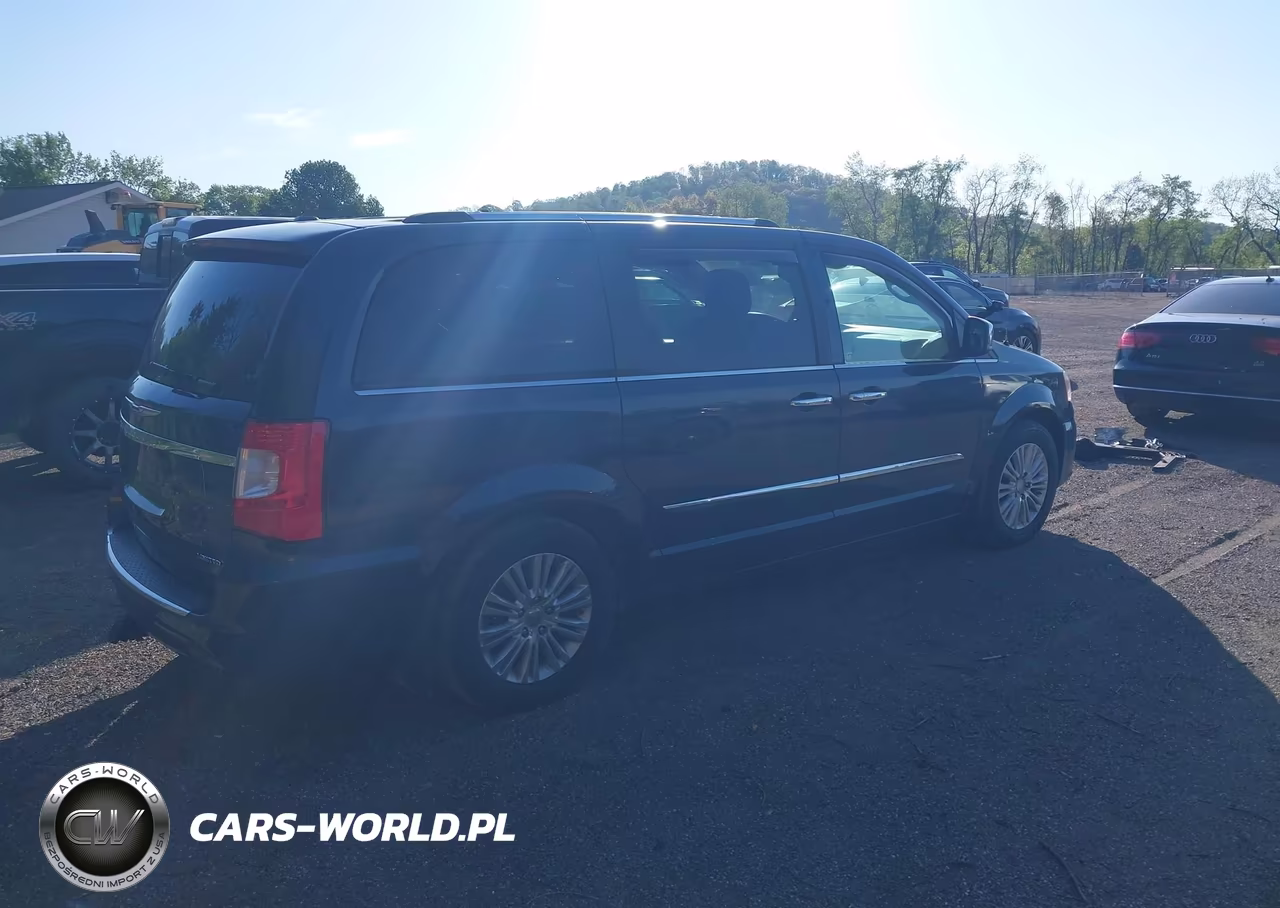 2014 Chrysler Town & Country Limited VIN:2C4RC1GG8ER169199 - 4