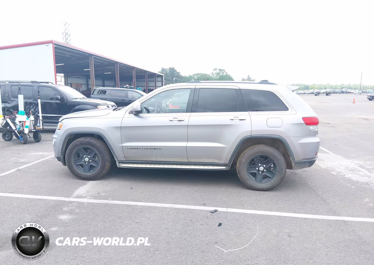 2017 Jeep Grand Cherokee Laredo 4X2 VIN:1C4RJEAG9HC888481 - 14