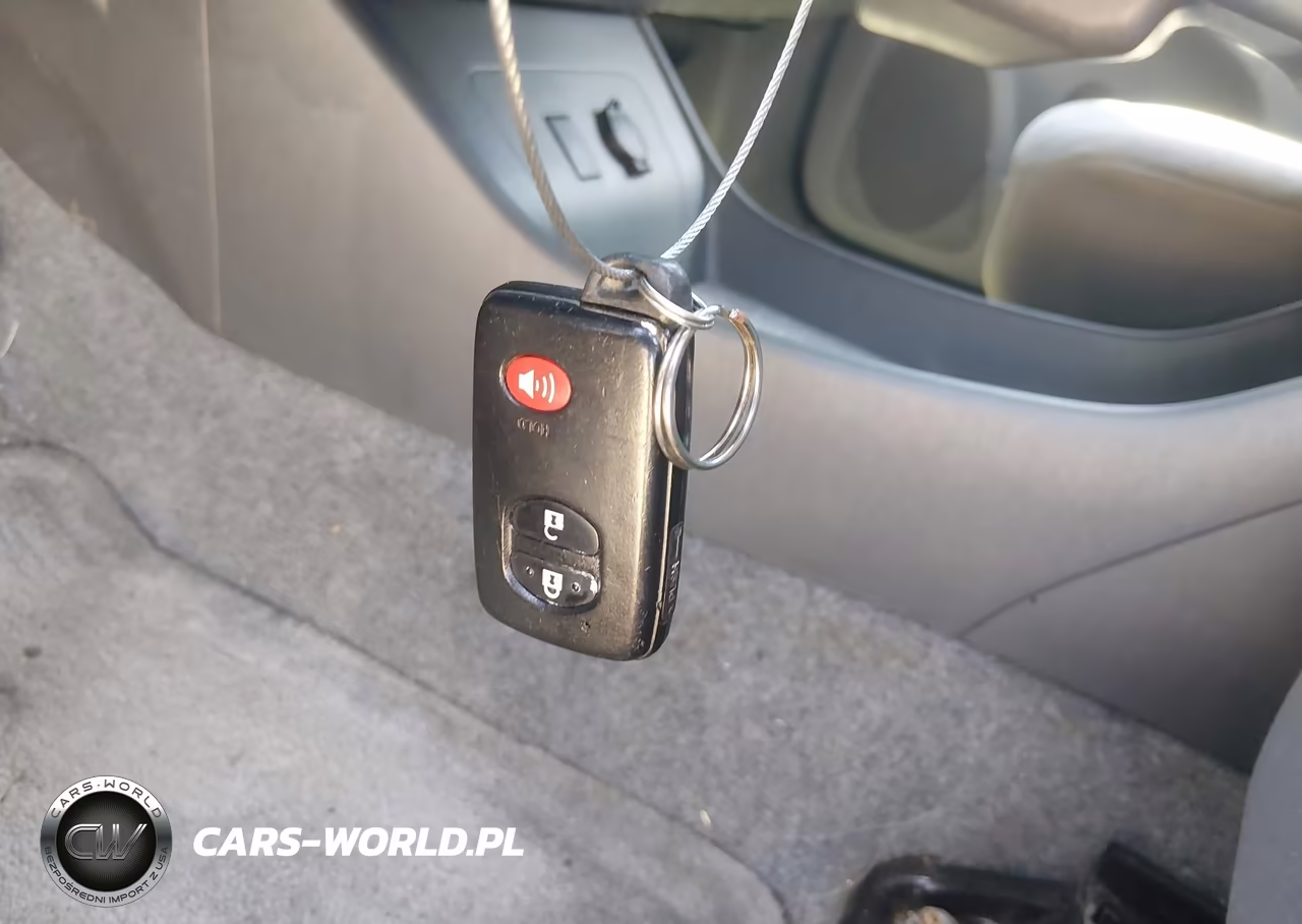 2011 Toyota Prius Two VIN:JTDKN3DU8B5307852 - 11