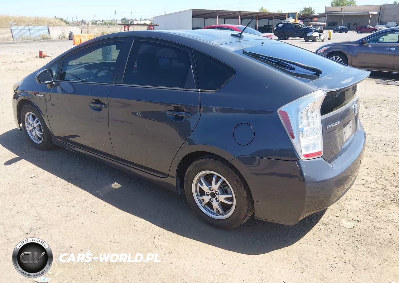 2011 Toyota Prius Two VIN:JTDKN3DU8B5307852 - 3