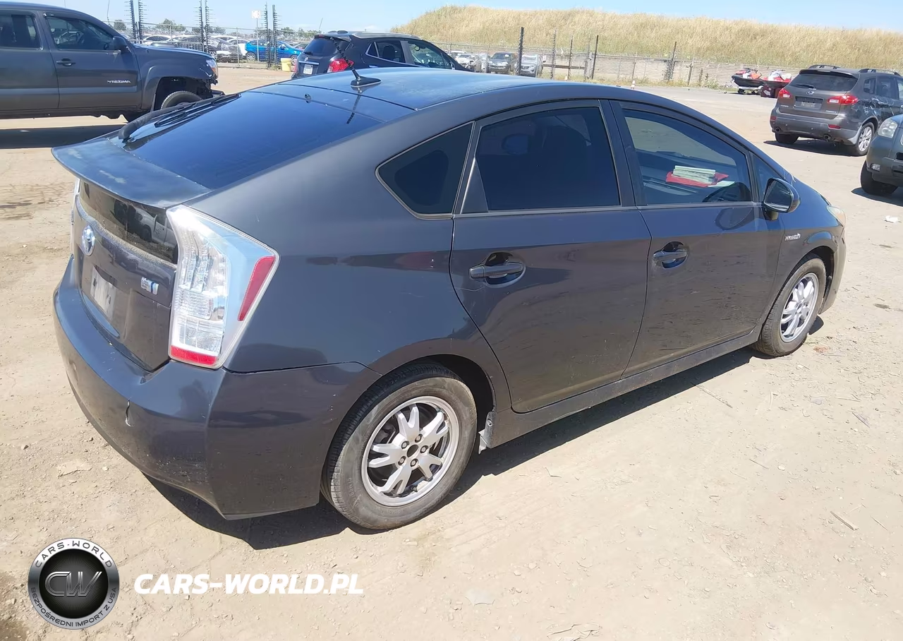 2011 Toyota Prius Two VIN:JTDKN3DU8B5307852 - 4