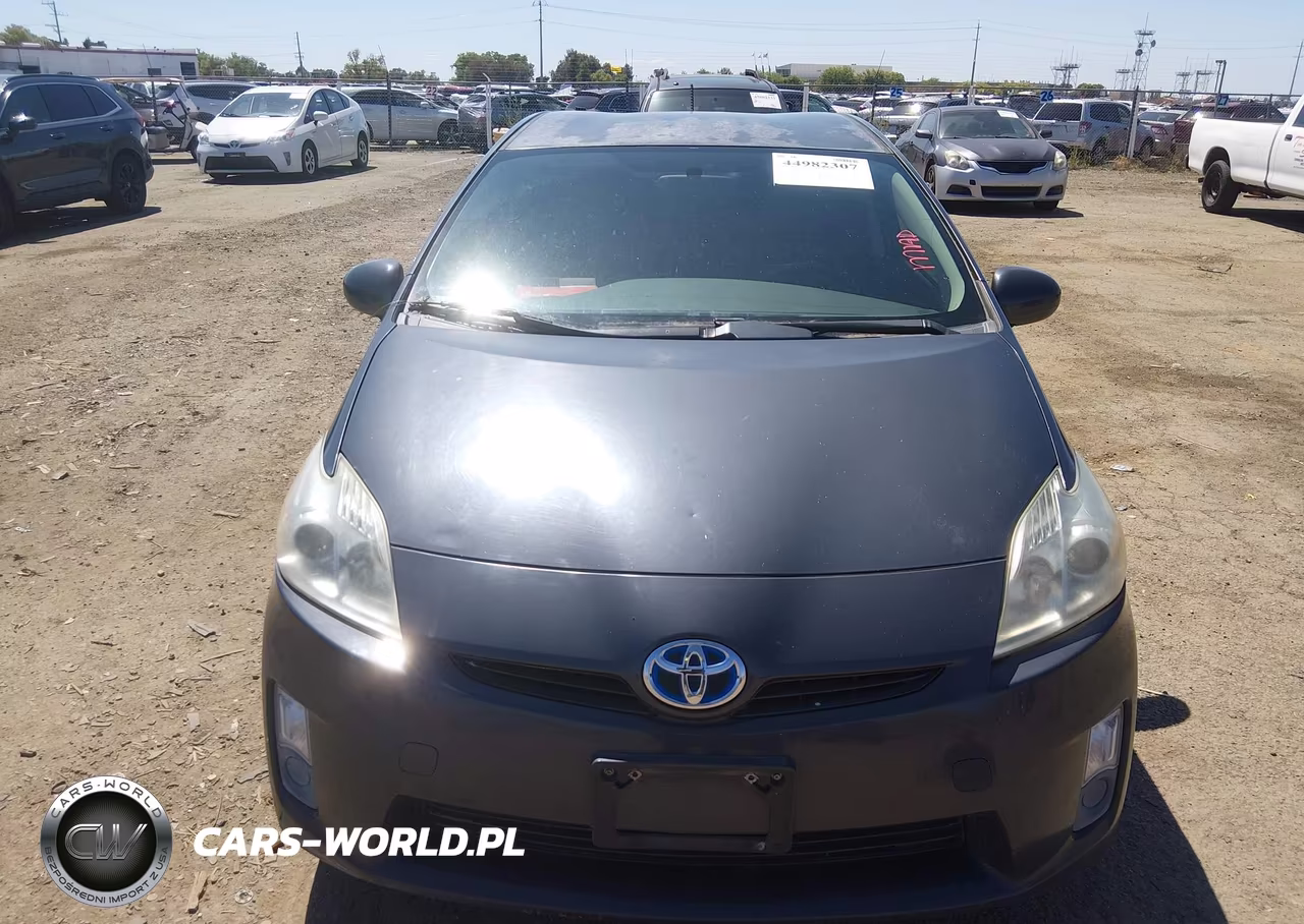 2011 Toyota Prius Two VIN:JTDKN3DU8B5307852 - 6