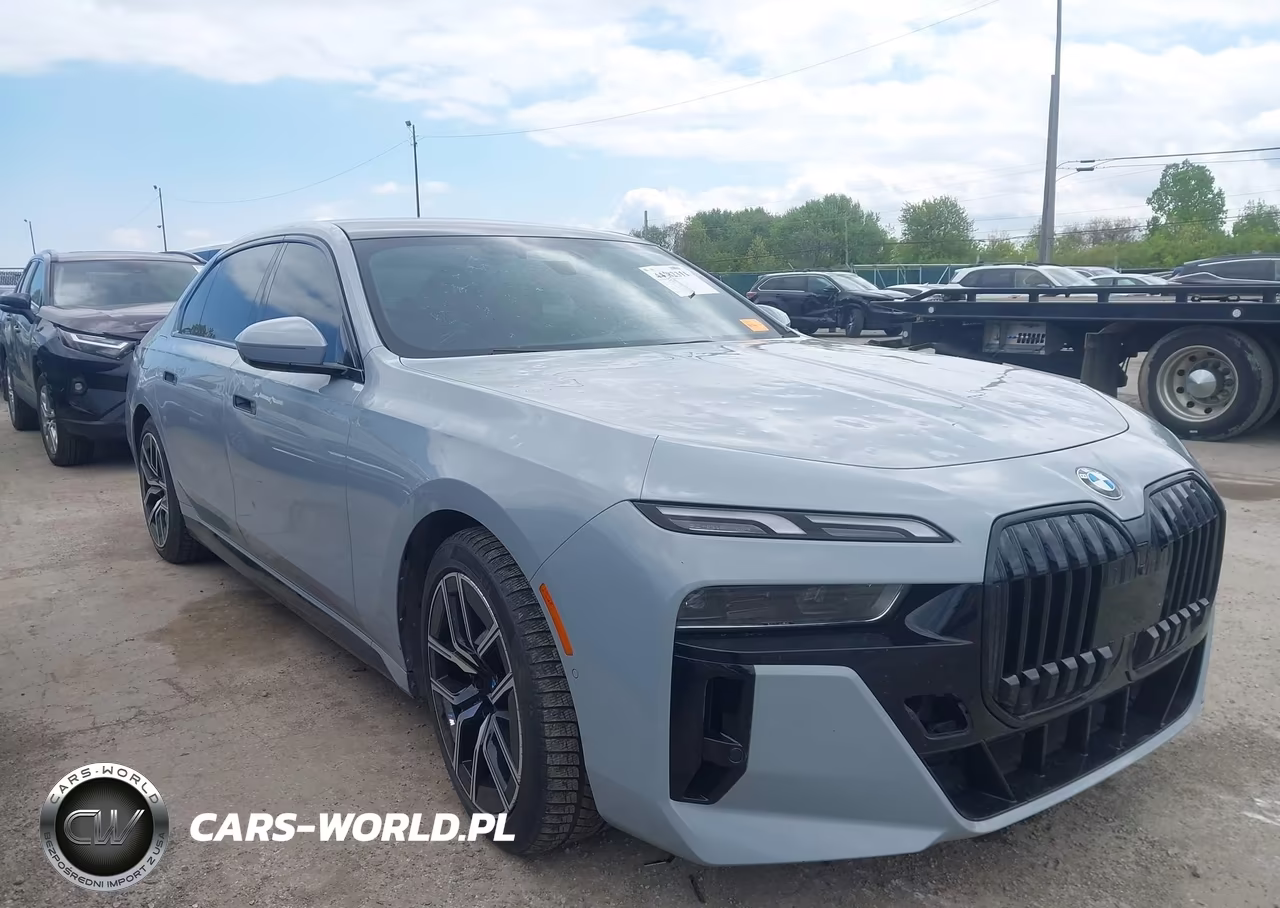 2023 BMW 760 I xDrive – zdjęcie 1 z 17