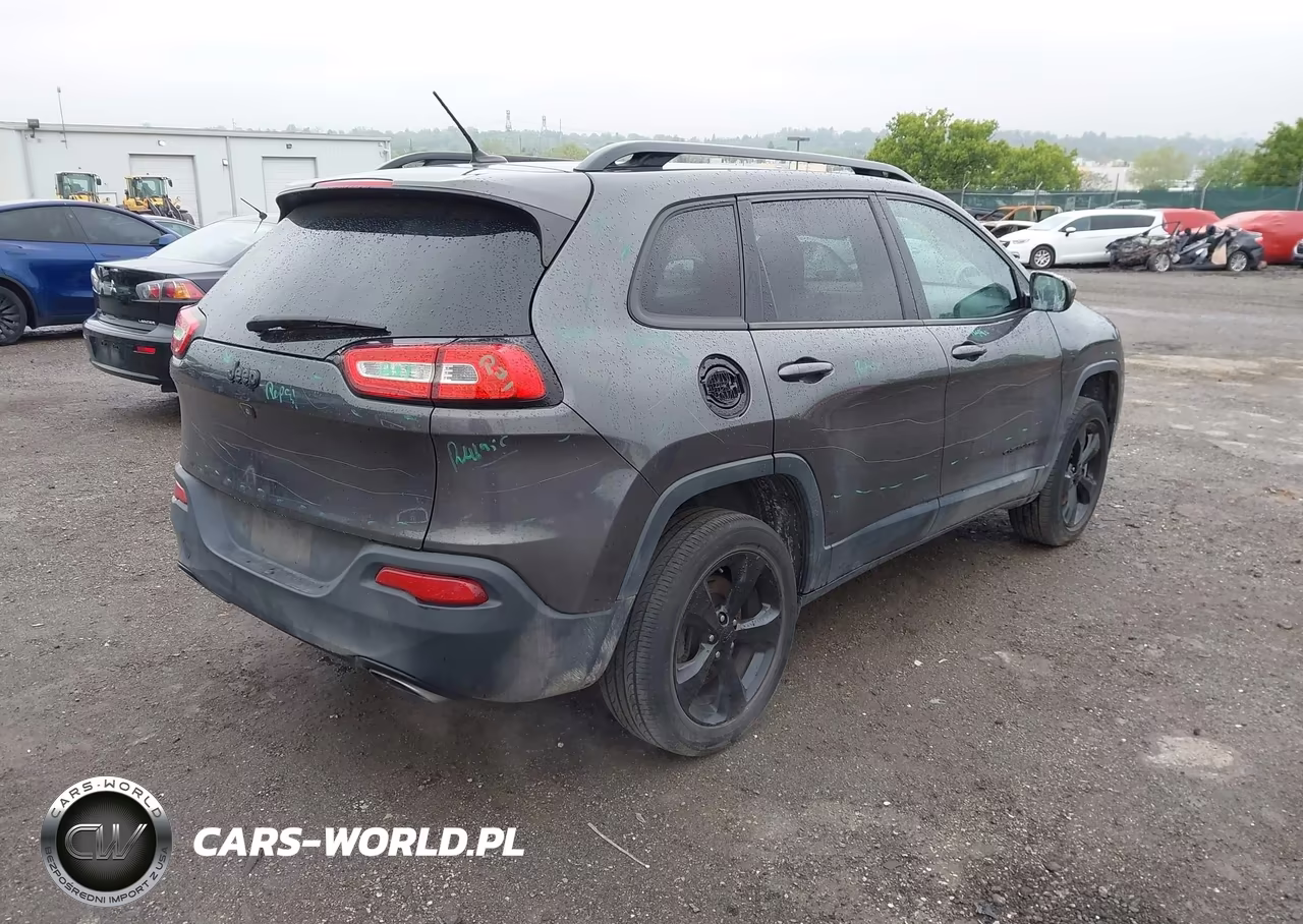 2015 Jeep Cherokee Latitude Altitude VIN:1C4PJLCS2FW723171 - 4