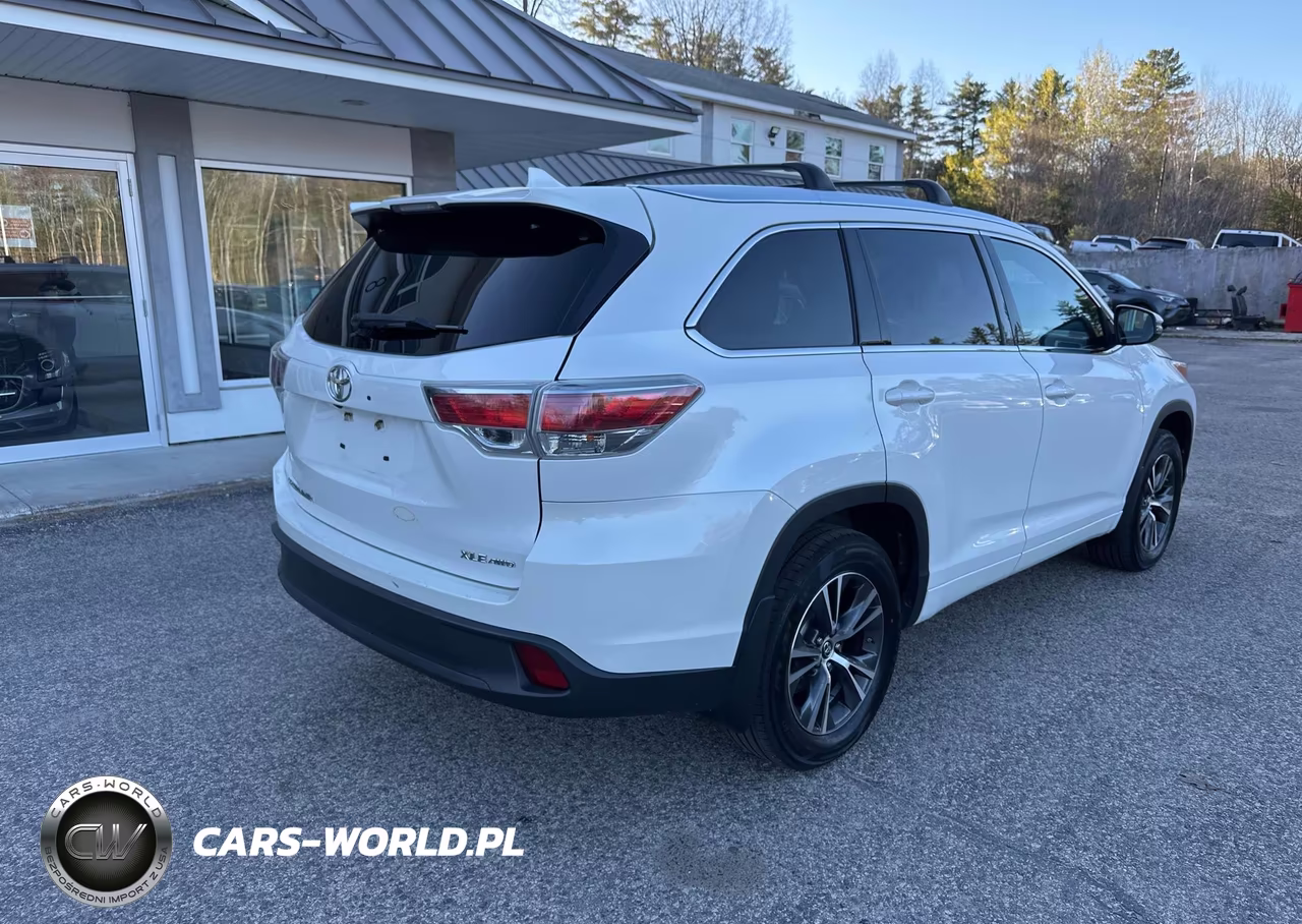 2016 Toyota Highlander Xle VIN:5TDJKRFH9GS322708 - 4