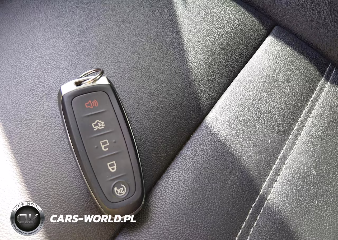 2019 Ford Escape Titanium VIN:1FMCU9J90KUB63015 - 11
