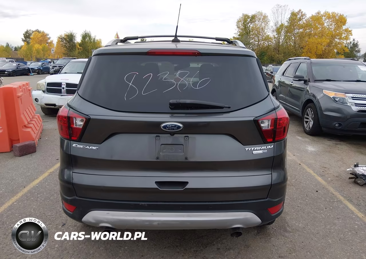 2019 Ford Escape Titanium VIN:1FMCU9J90KUB63015 - 17