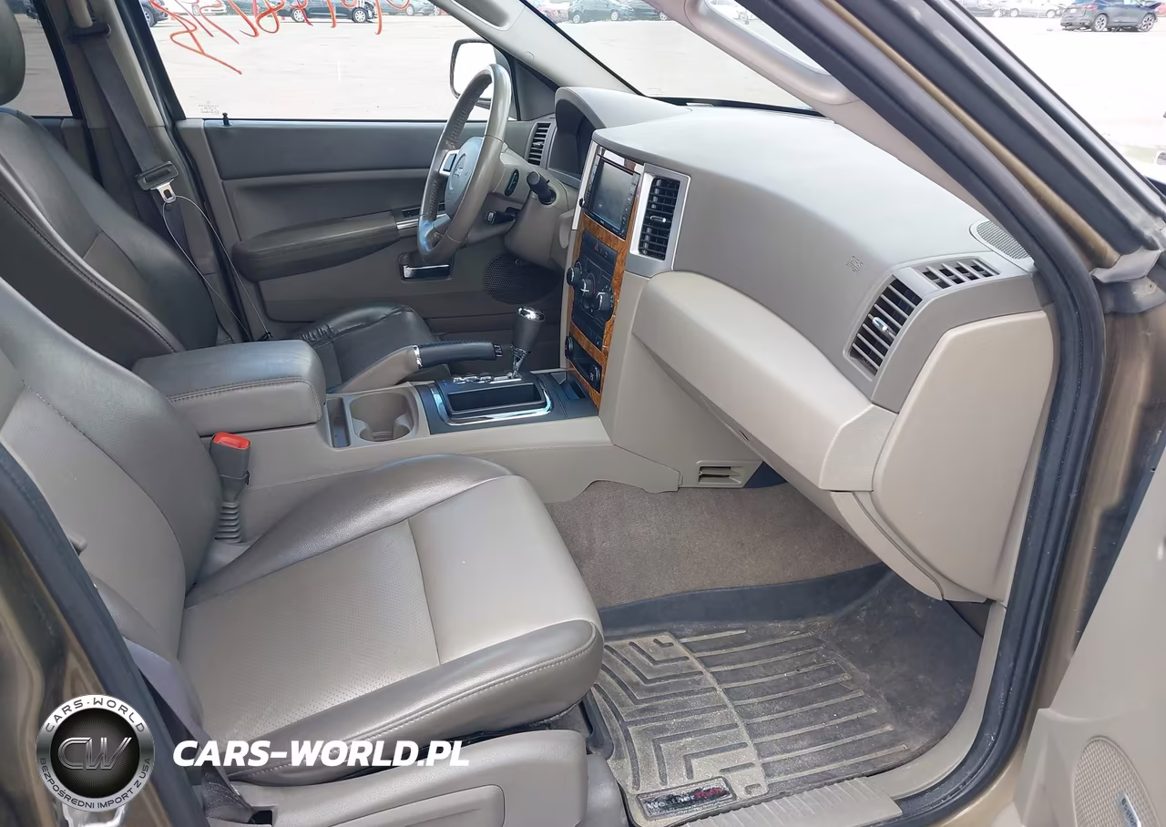 2009 Jeep Grand Cherokee Laredo VIN:1J8GR48K19C538664 - 5