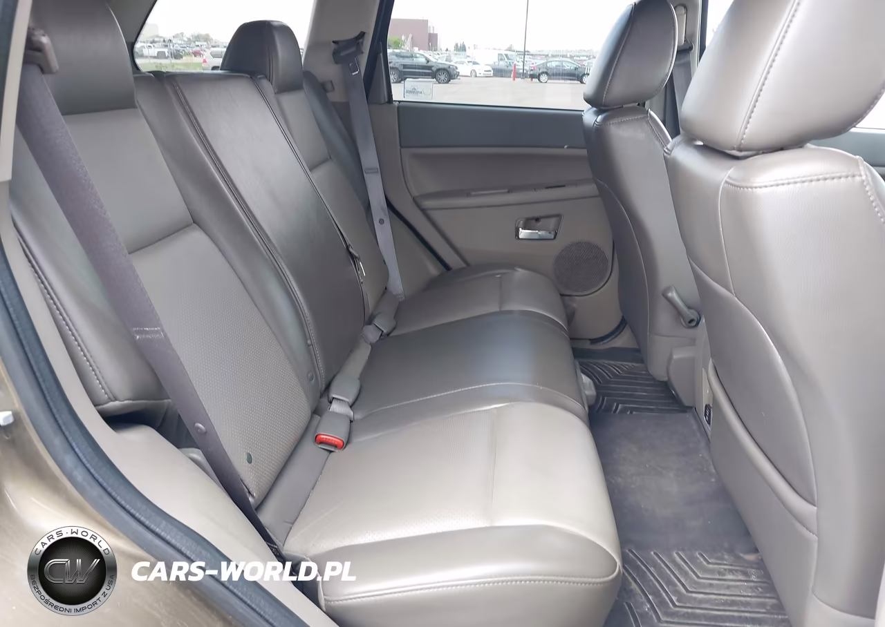 2009 Jeep Grand Cherokee Laredo VIN:1J8GR48K19C538664 - 8