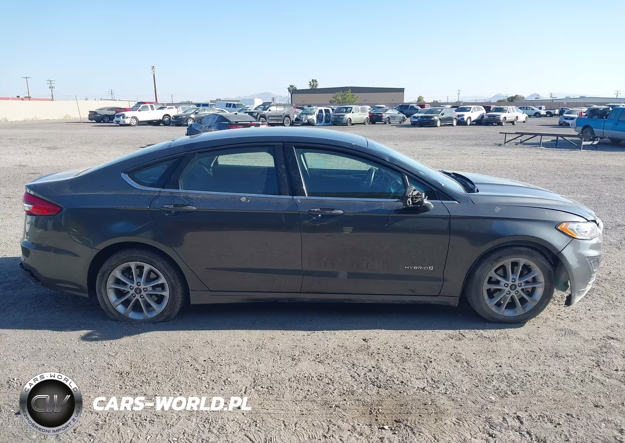 2019 Ford Fusion Hybrid Se VIN:3FA6P0LU1KR120662 - 13