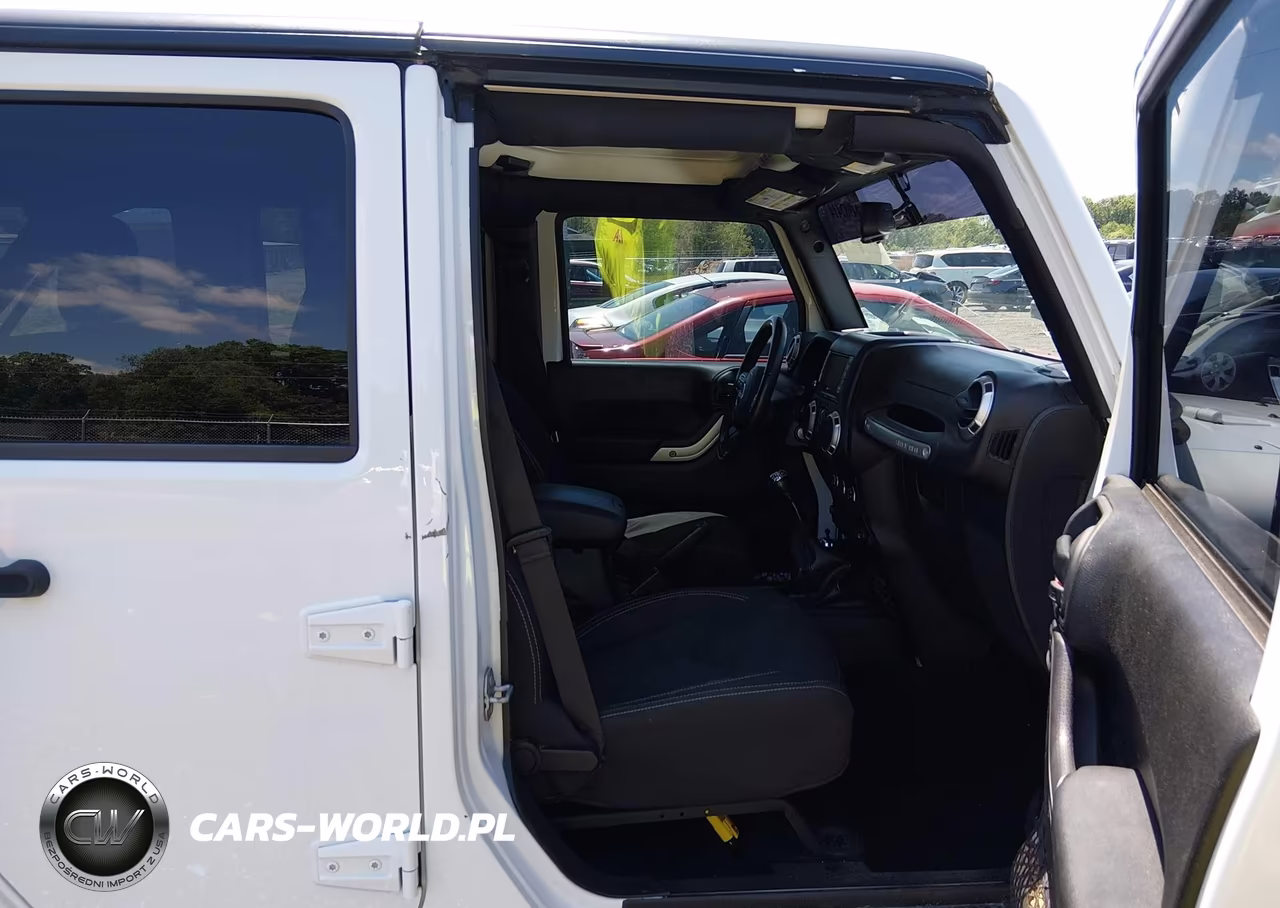 2017 Jeep Wrangler Unlimited Rubicon 4X4 VIN:1C4BJWFG3HL730671 - 5