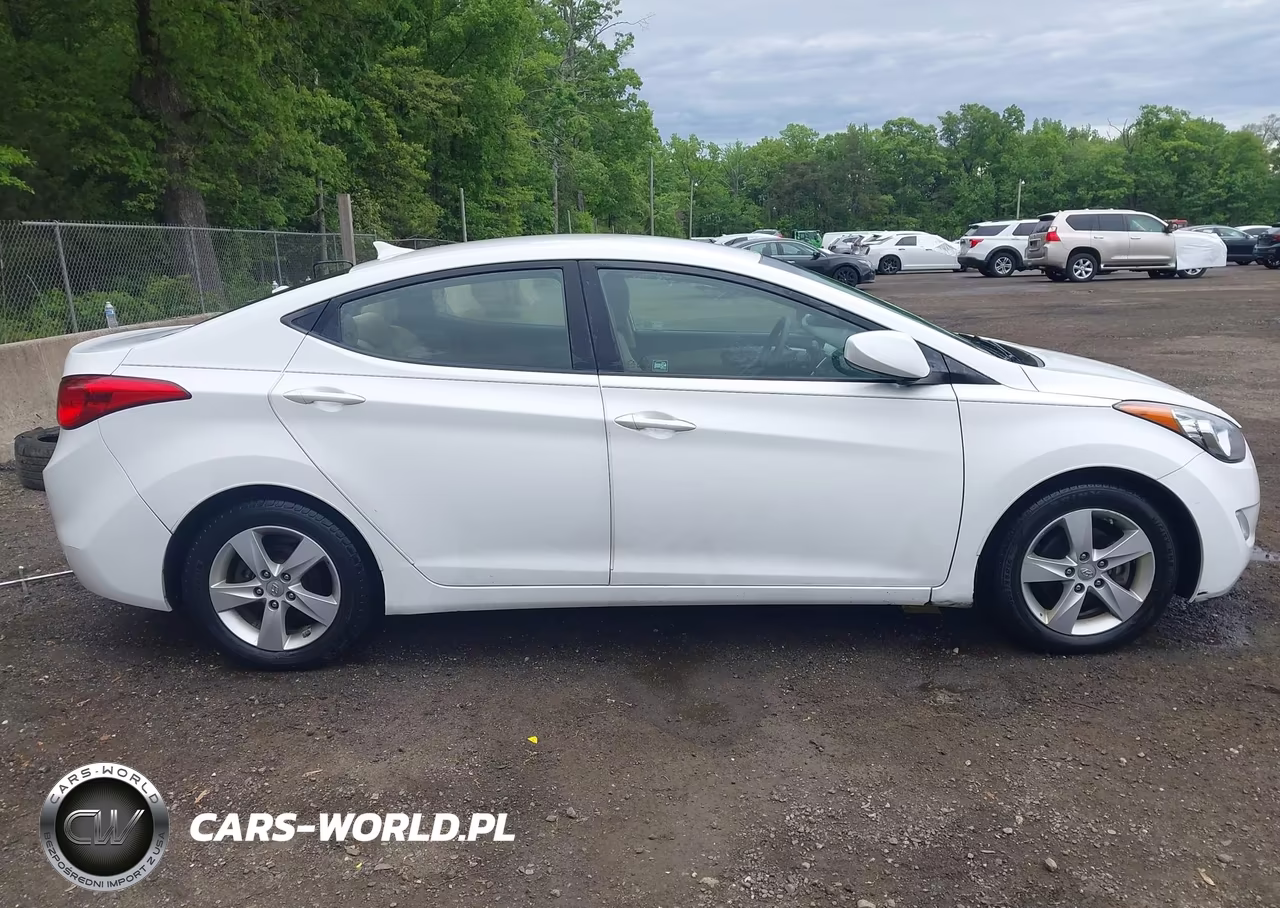 2013 Hyundai Elantra Gls VIN:5NPDH4AE7DH264451 - 13