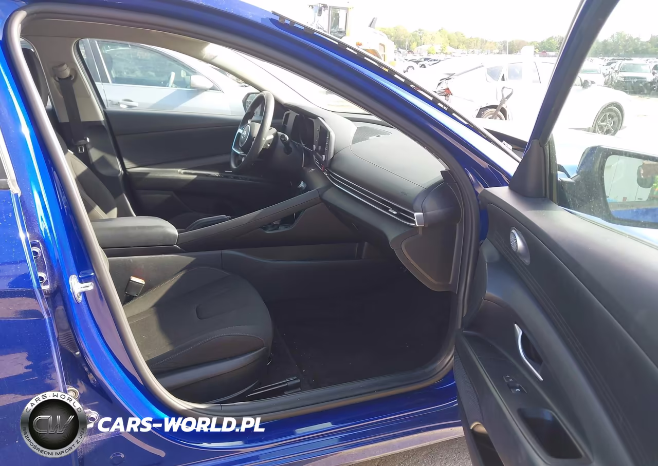 2022 Hyundai Elantra Sel VIN:KMHLM4AG4NU219642 - 5