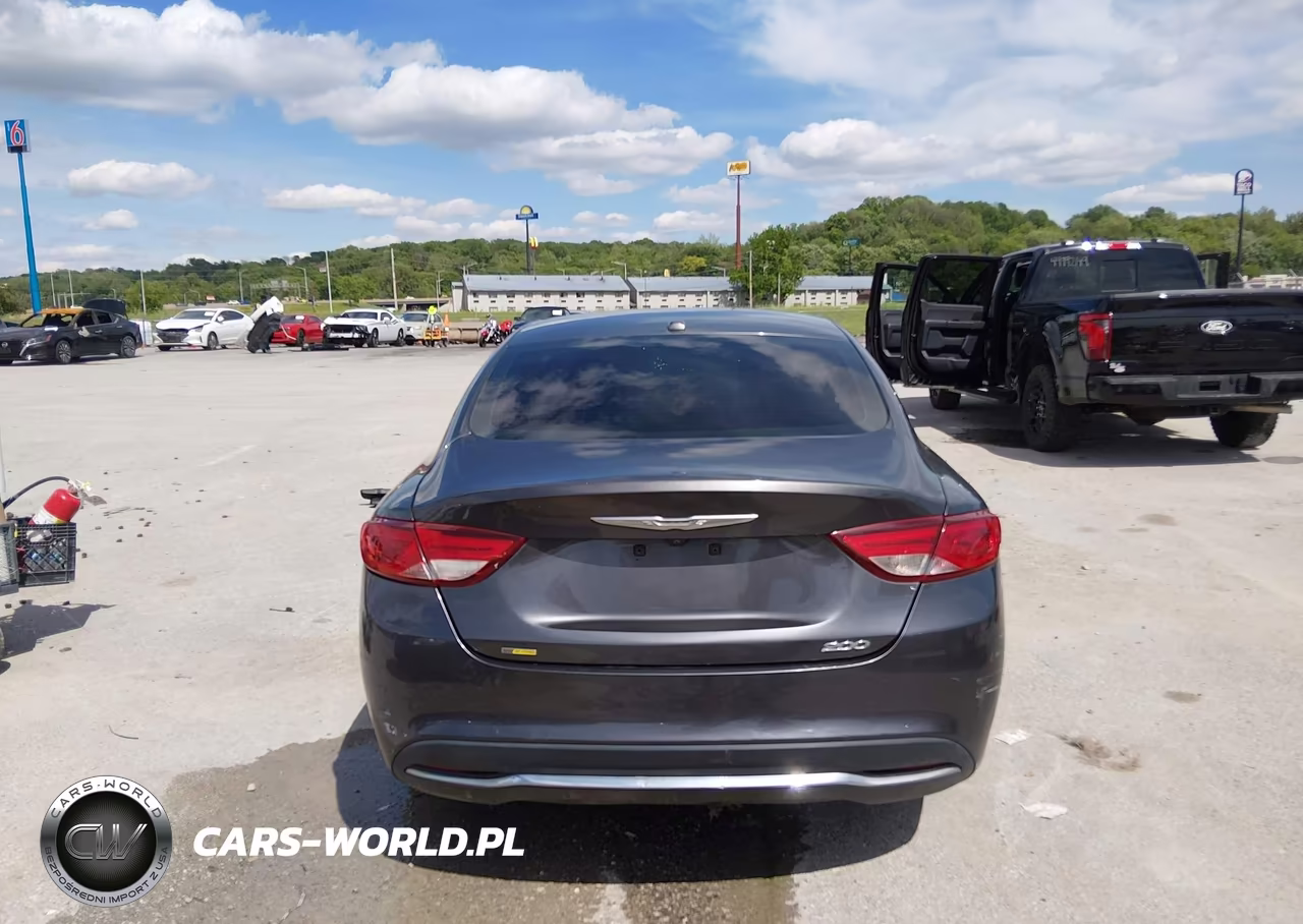 2015 Chrysler 200 Limited VIN:1C3CCCAB5FN616637 - 17