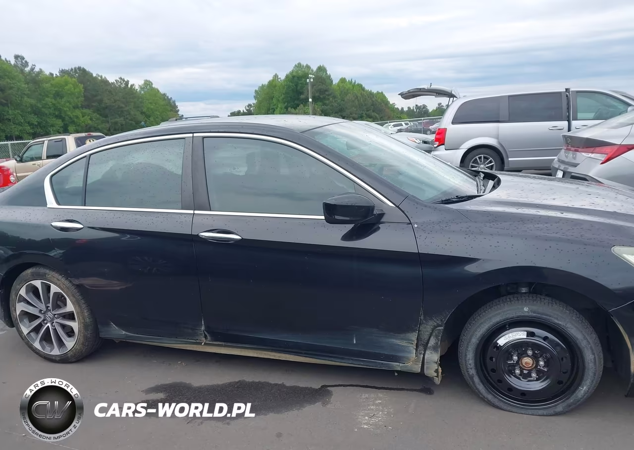 2015 Honda Accord Sport VIN:1HGCR2F57FA120514 - 13