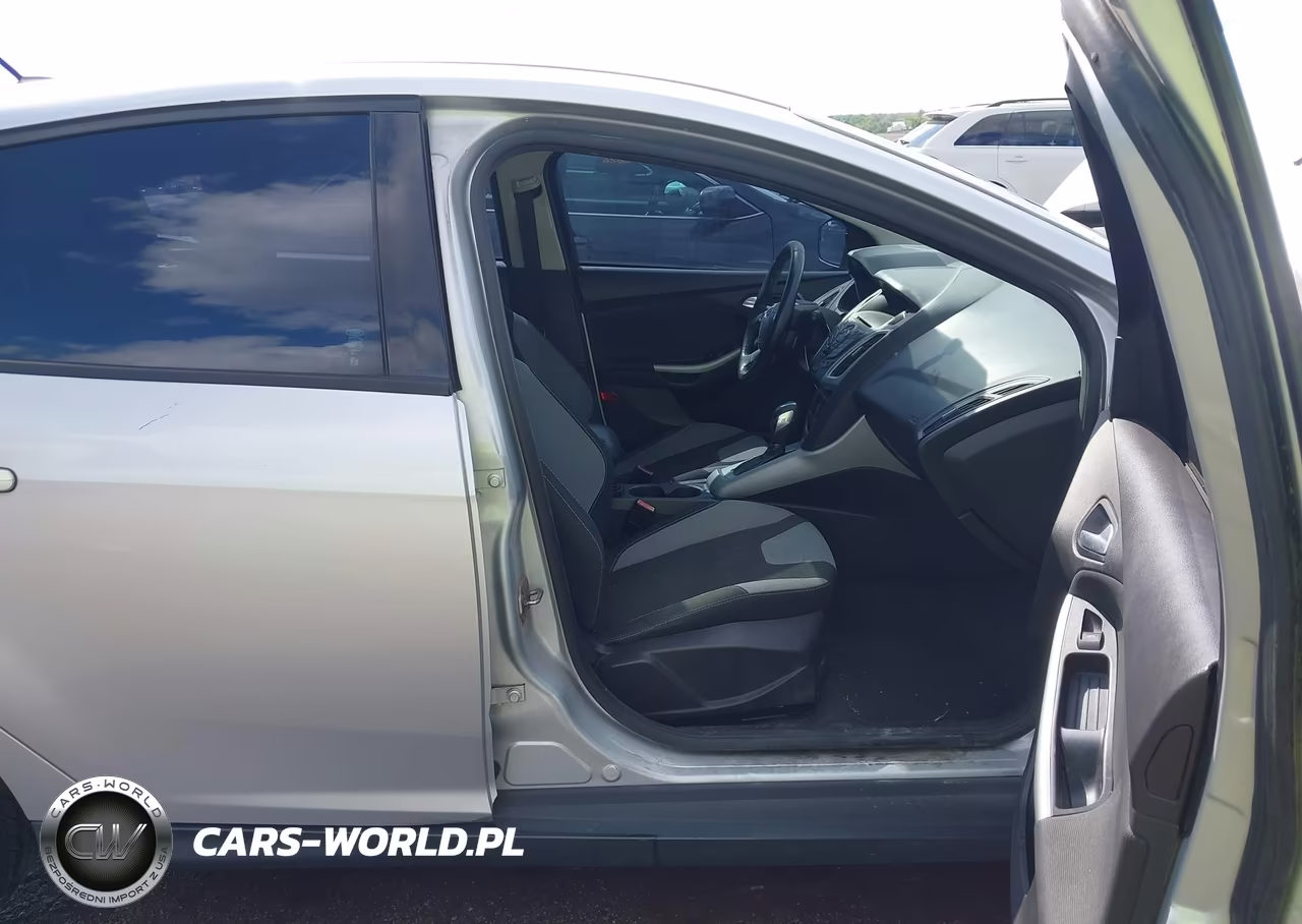 2012 Ford Focus Se VIN:1FAHP3K28CL273663 - 5