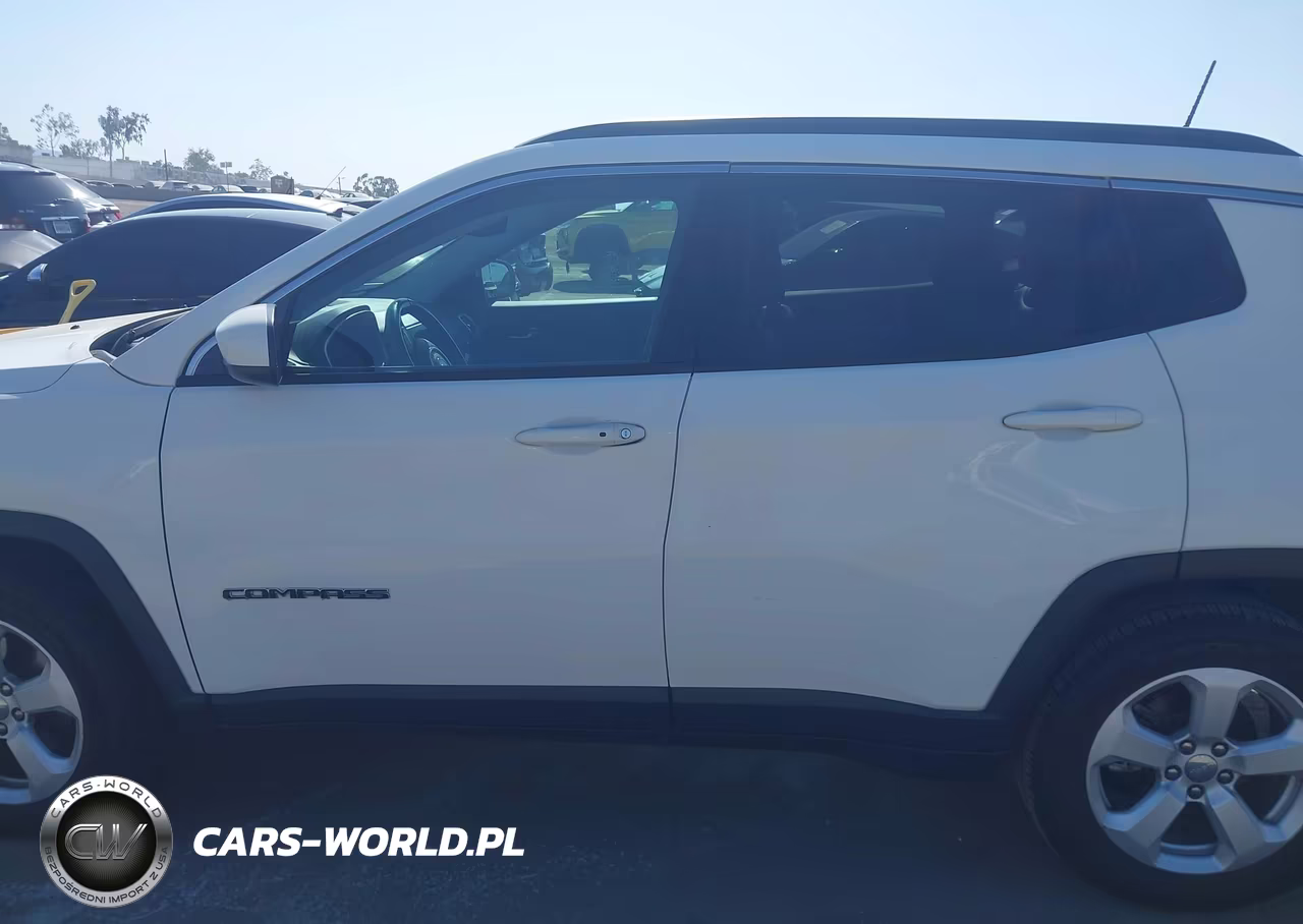 2018 Jeep Compass Latitude Fwd VIN:3C4NJCBB8JT469098 - 14