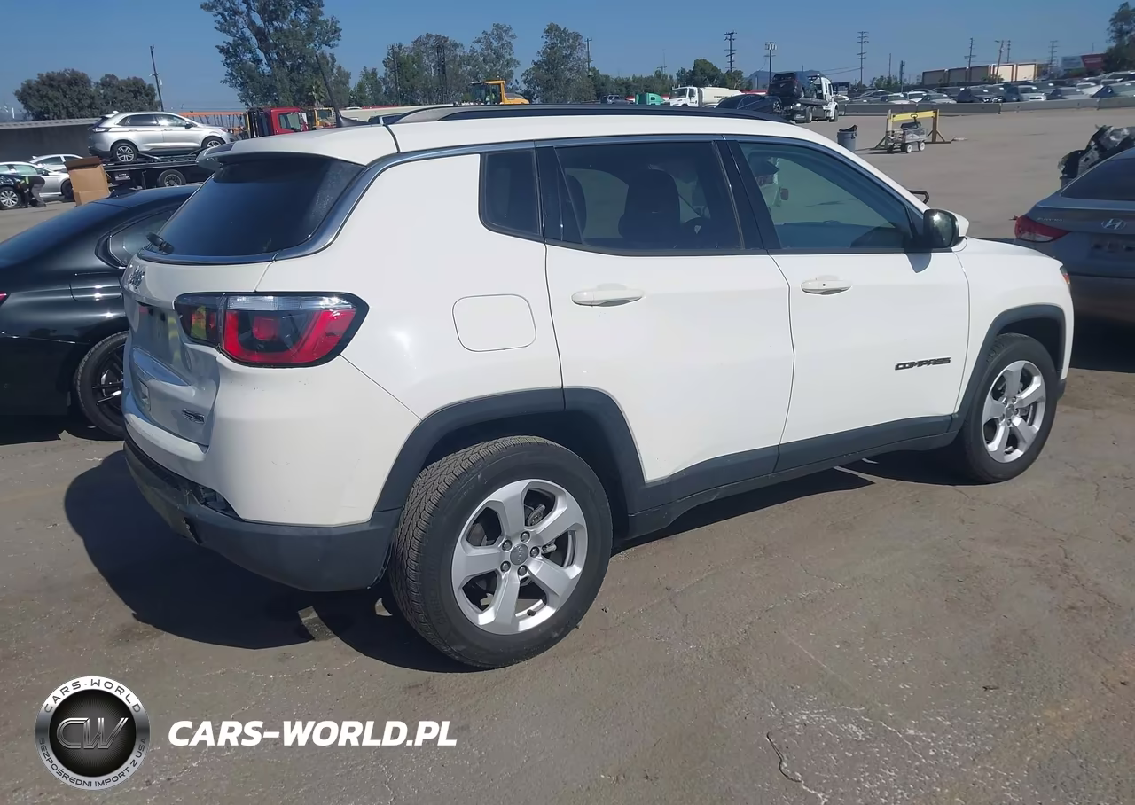 2018 Jeep Compass Latitude Fwd VIN:3C4NJCBB8JT469098 - 4