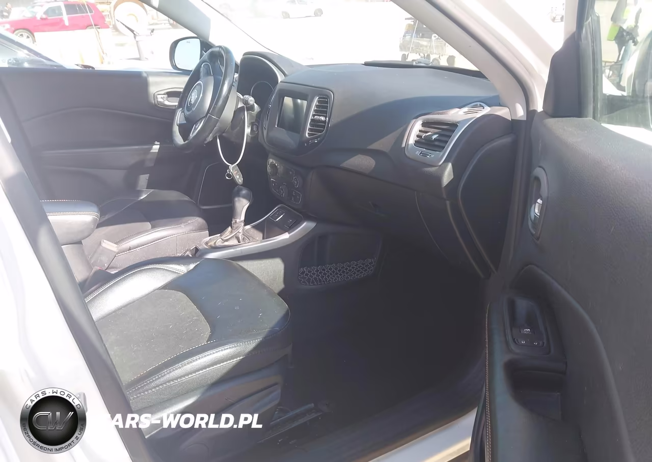 2018 Jeep Compass Latitude Fwd VIN:3C4NJCBB8JT469098 - 5