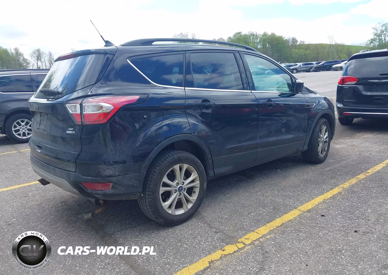2018 Ford Escape Se VIN:1FMCU9GD8JUB52046 - 4