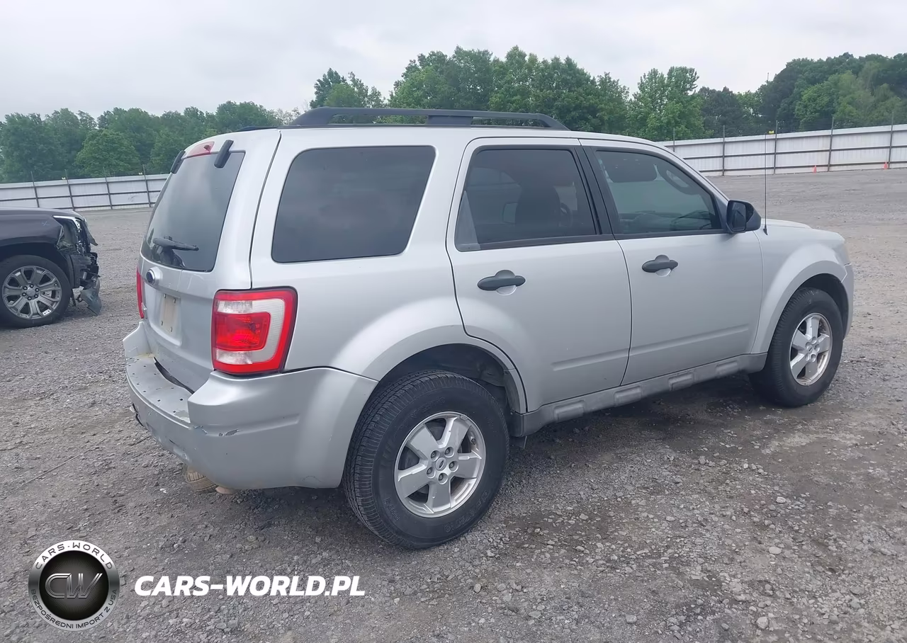 2009 Ford Escape Xlt VIN:1FMCU03789KA59515 - 4