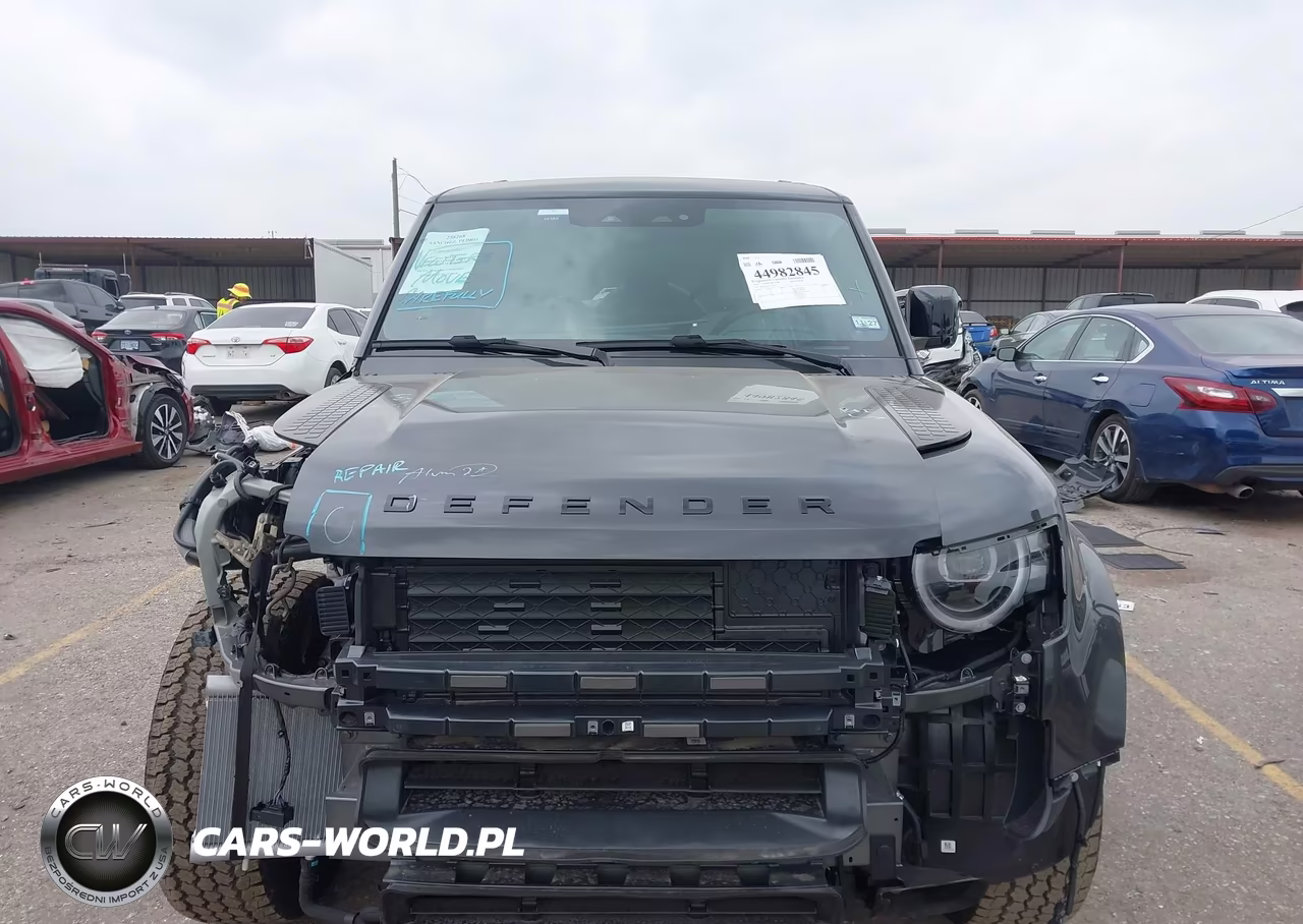 2026 Land Rover Defender P300 S VIN:SALEJ7EX3T2487553 - 13