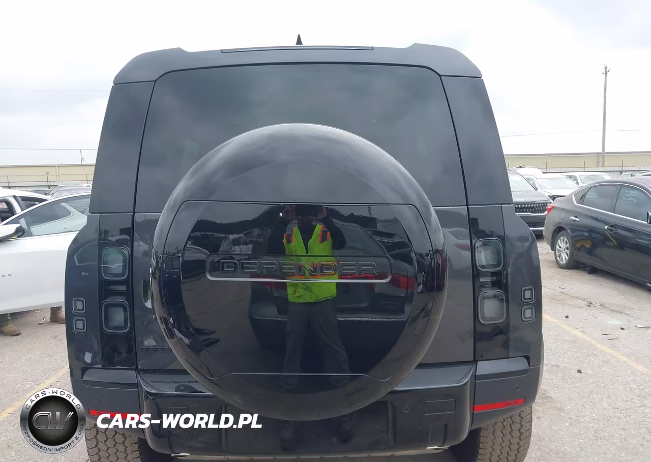2026 Land Rover Defender P300 S VIN:SALEJ7EX3T2487553 - 17