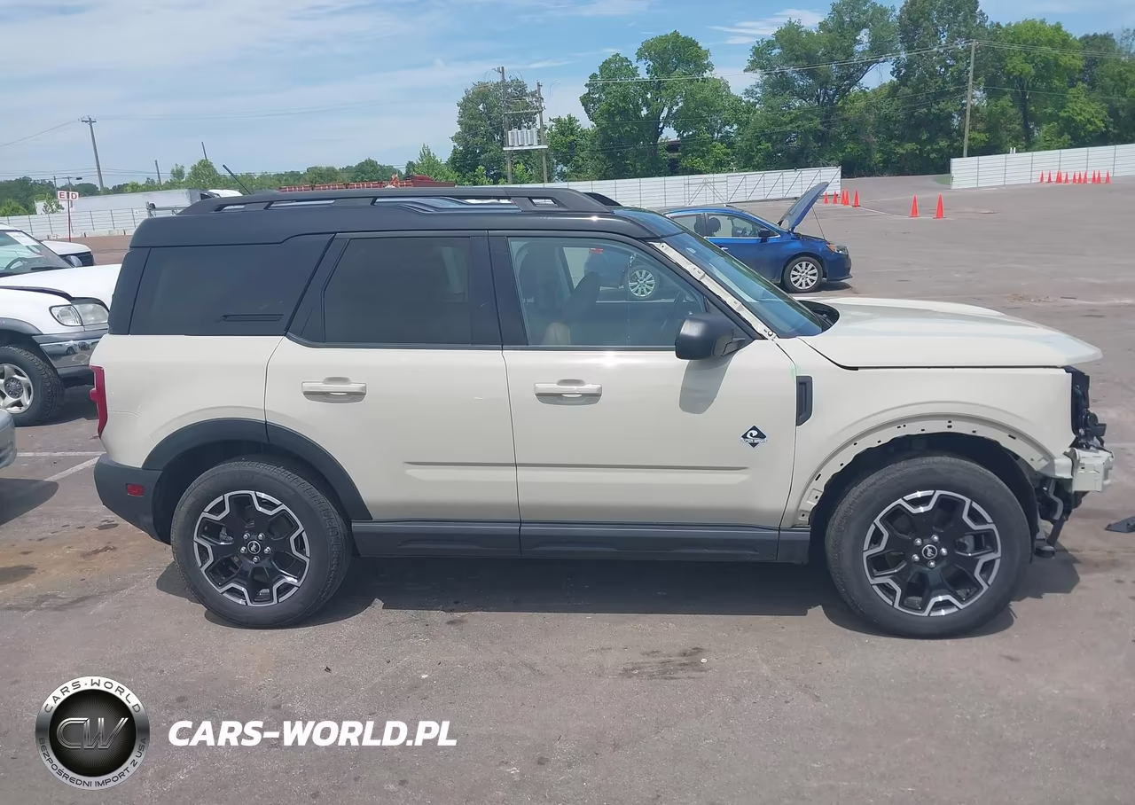 2025 Ford Bronco Sport Outer Banks VIN:3FMCR9CN2SRE53677 - 14