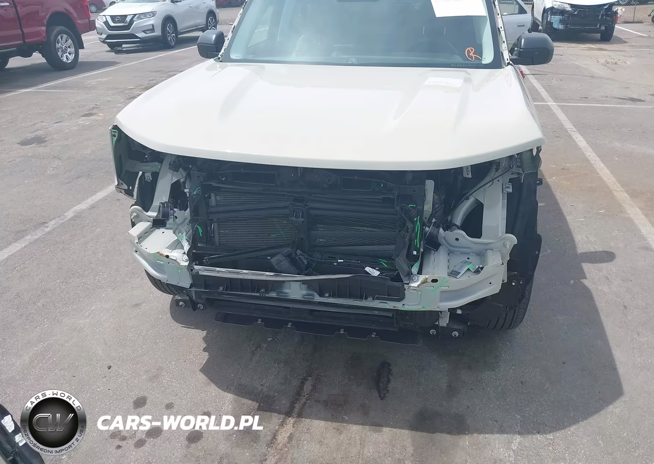 2025 Ford Bronco Sport Outer Banks VIN:3FMCR9CN2SRE53677 - 18