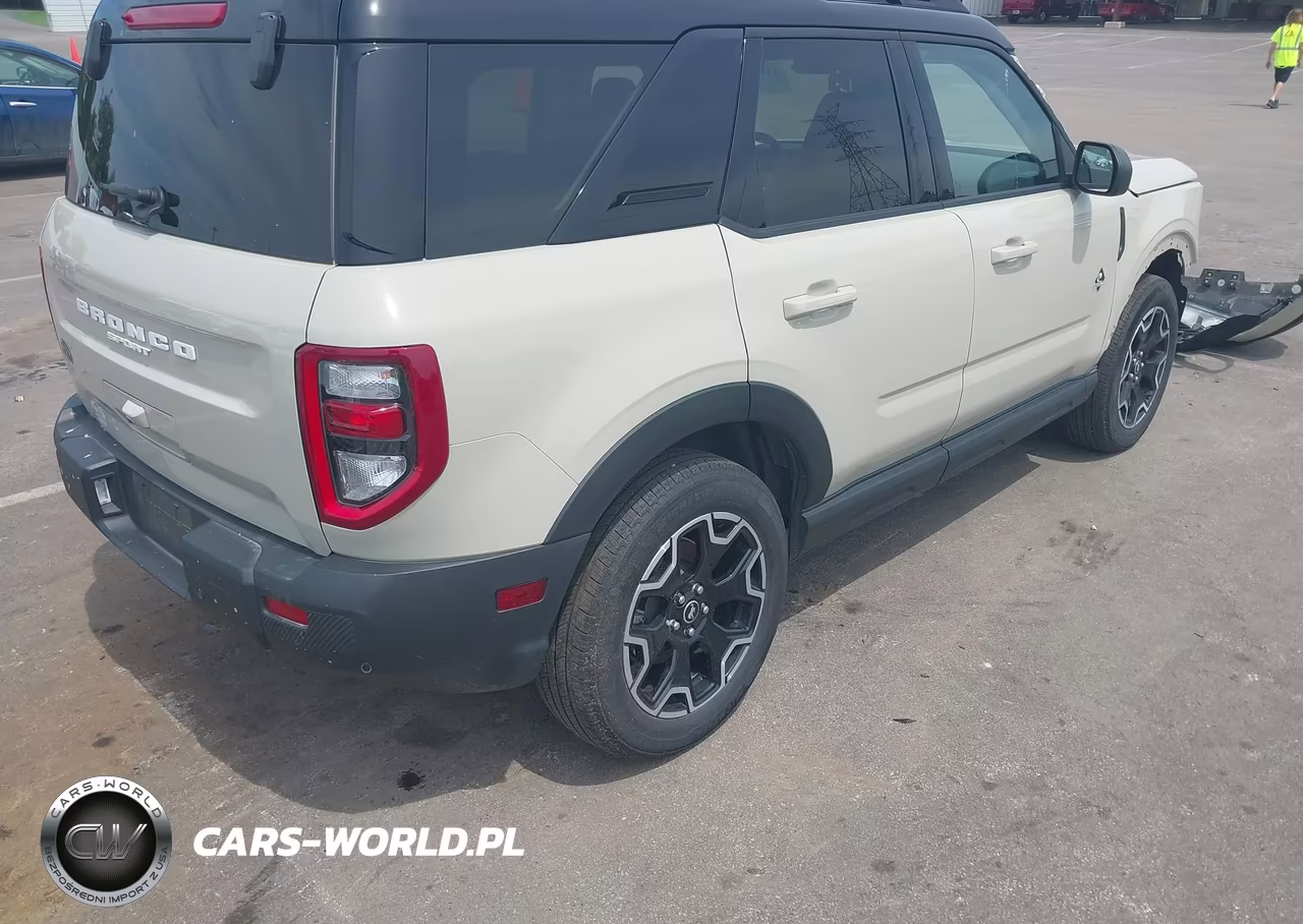 2025 Ford Bronco Sport Outer Banks VIN:3FMCR9CN2SRE53677 - 4