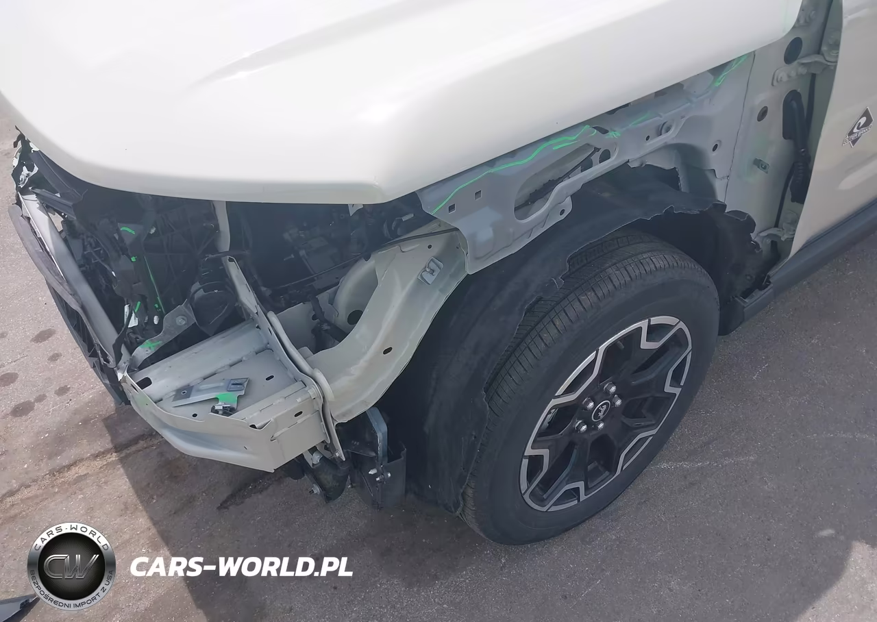 2025 Ford Bronco Sport Outer Banks VIN:3FMCR9CN2SRE53677 - 6