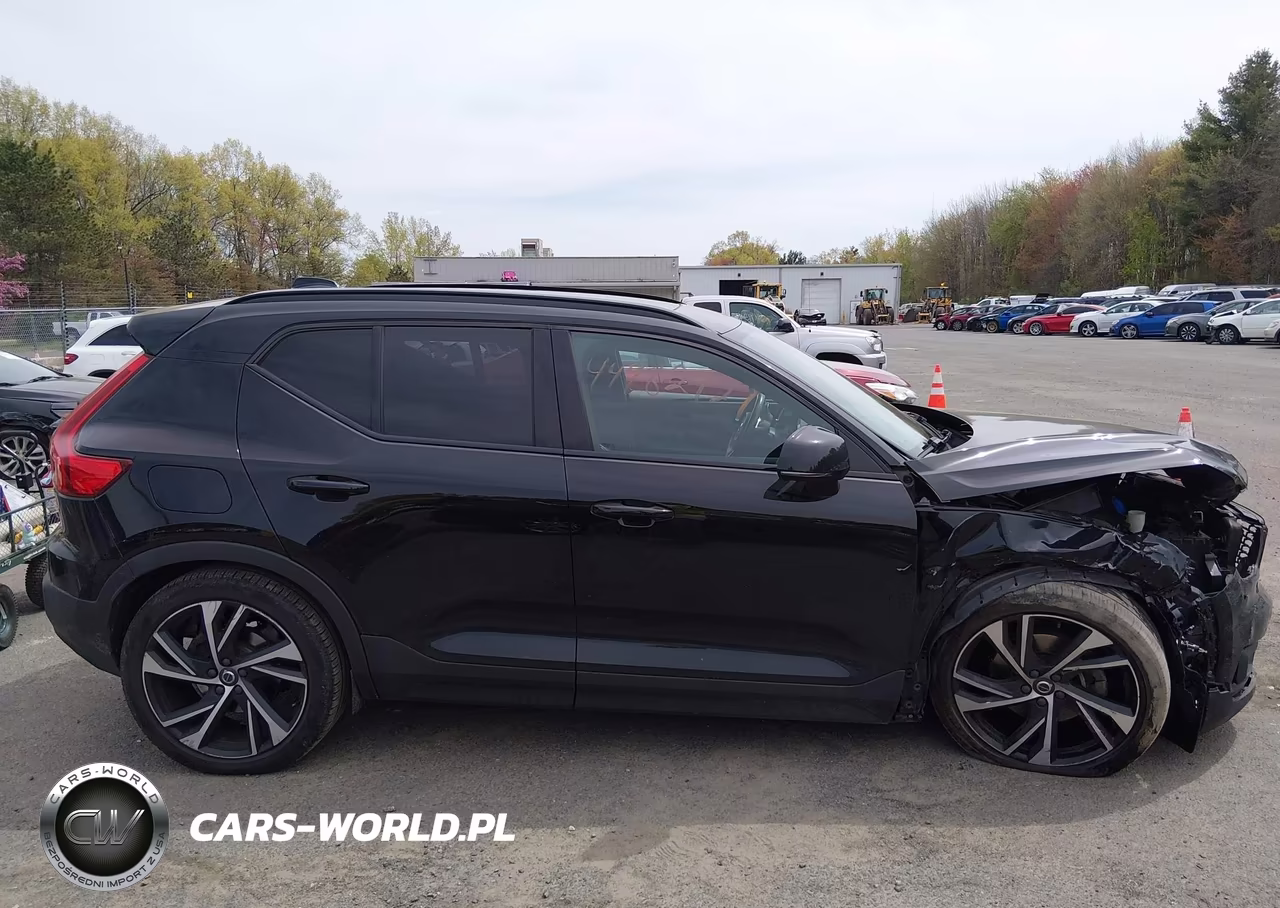 2019 Volvo Xc40 T5 Momentum-T5 R-Design VIN:YV4162XZ0K2013564 - 14