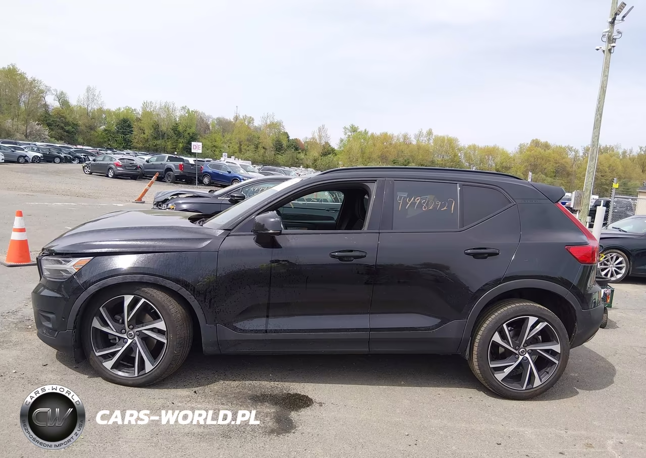 2019 Volvo Xc40 T5 Momentum-T5 R-Design VIN:YV4162XZ0K2013564 - 15