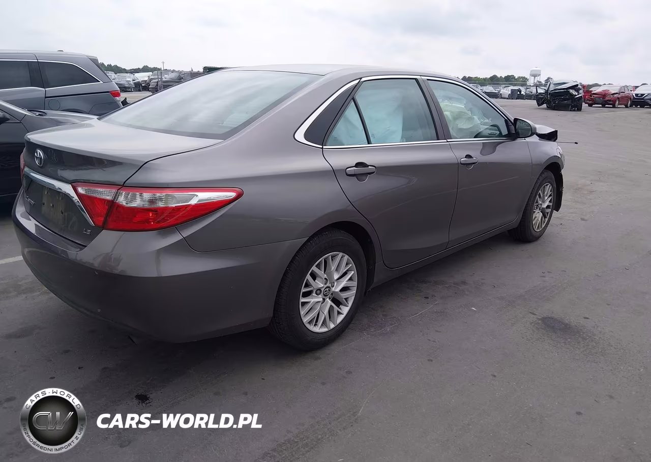 2017 Toyota Camry Le VIN:4T1BF1FK6HU724605 - 4
