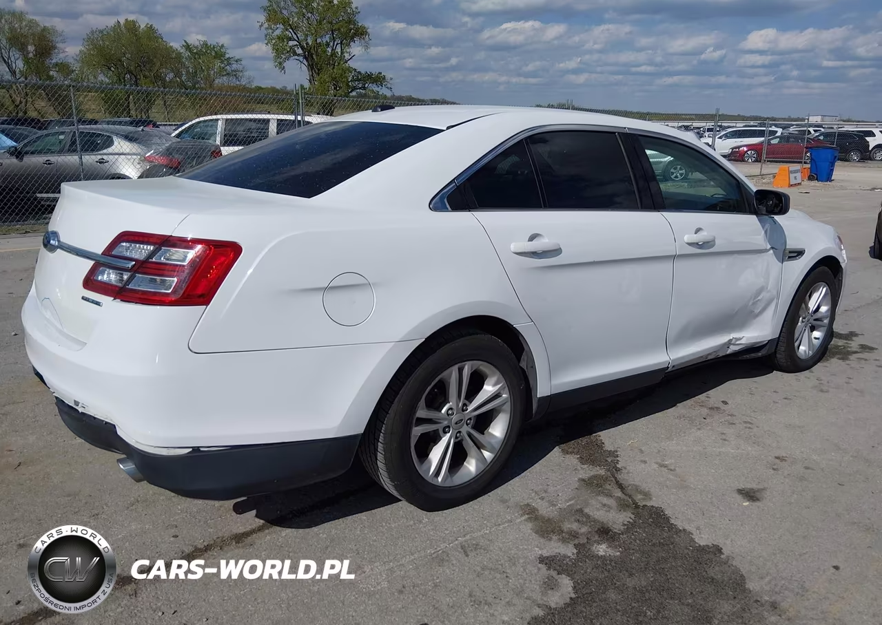 2015 Ford Taurus Se VIN:1FAHP2D82FG154306 - 4