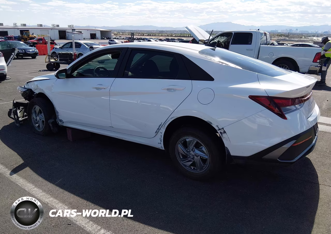 2024 Hyundai Elantra Se VIN:KMHLL4DG8RU767812 - 3
