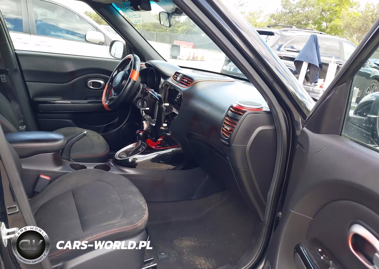 2015 Kia Soul + VIN:KNDJP3A51F7155507 - 5