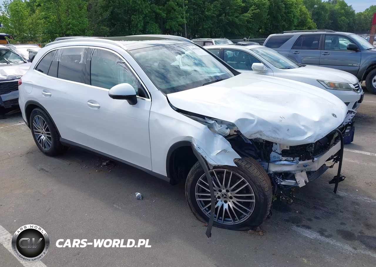 2026 Mercedes-Benz Glc 300 – zdjęcie 1 z 17
