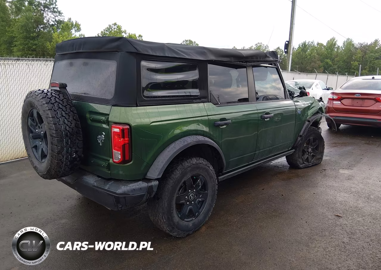 2022 Ford Bronco Black Diamond VIN:1FMDE5BH5NLA99323 - 4