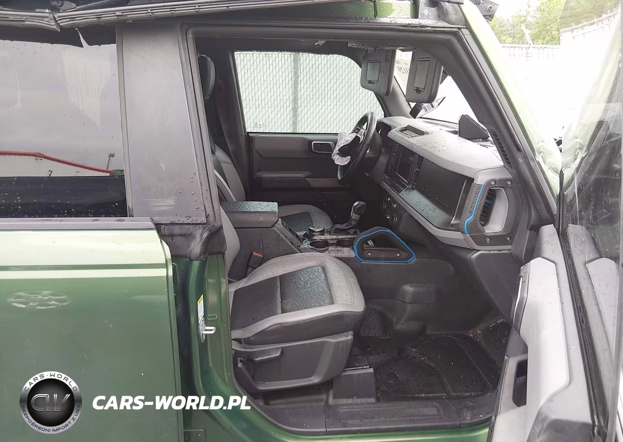 2022 Ford Bronco Black Diamond VIN:1FMDE5BH5NLA99323 - 5