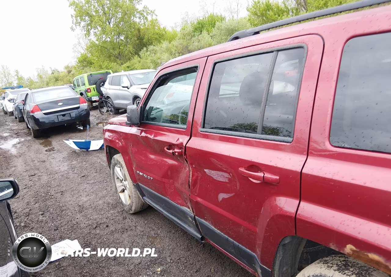 2017 Jeep Patriot Latitude 4X4 VIN:1C4NJRFB4HD174299 - 14
